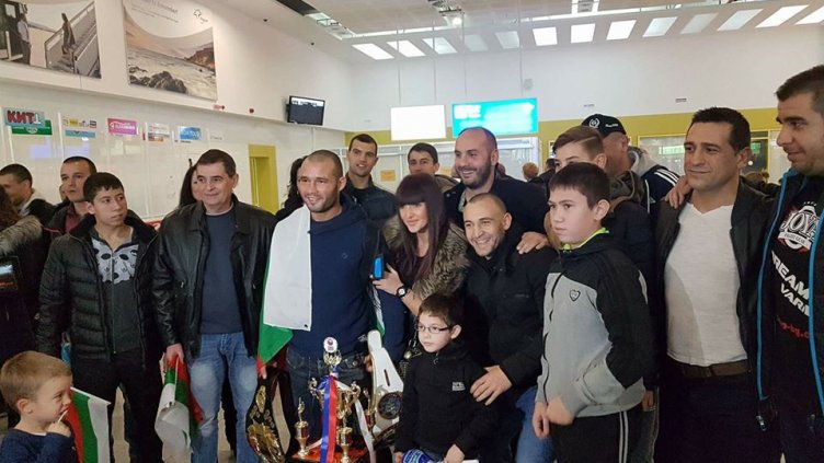 Владо Вълев посрещнат като национален герой във Варна