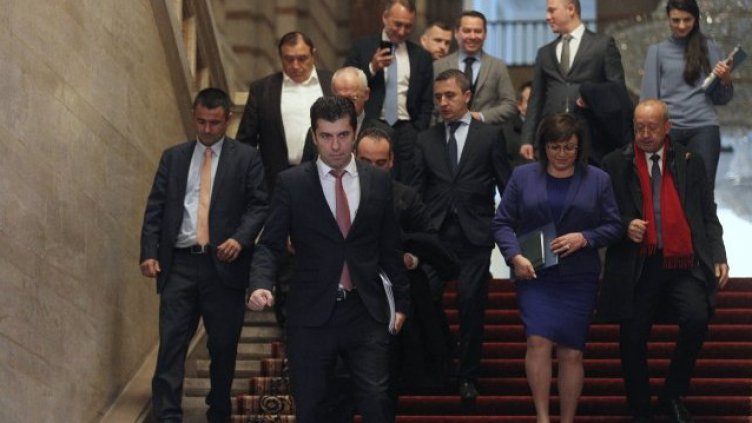 В навечерието на вота –  битката за гласове е яростна. Математика...