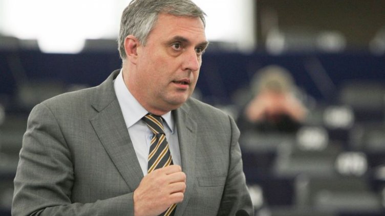 Калфин: Политика на ЕС към бежанците е сбъркана, насърчава трафикантството