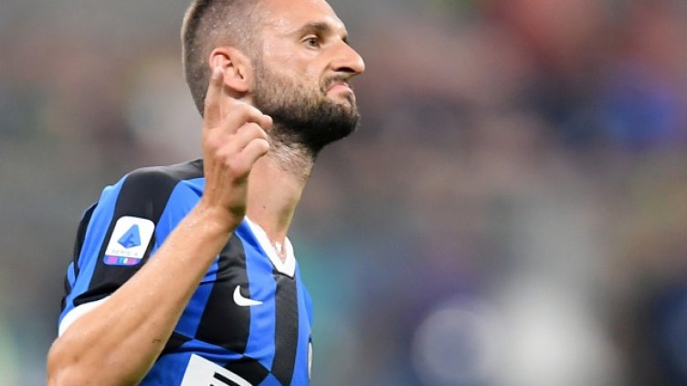 Интер надделя над Милан и продължава победния ход