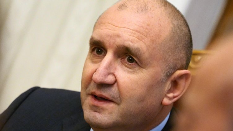 Румен Радев приема още две партии утре