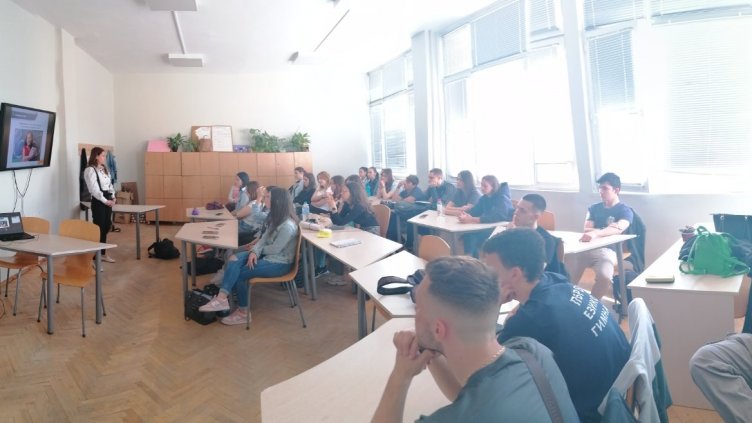 Десетокласници от I ЕГ говориха за наркотиците със съдия от Окръжен съд – Варна