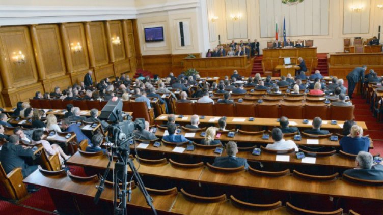 БСП и ДПС протакат внясането на вота на недоверие