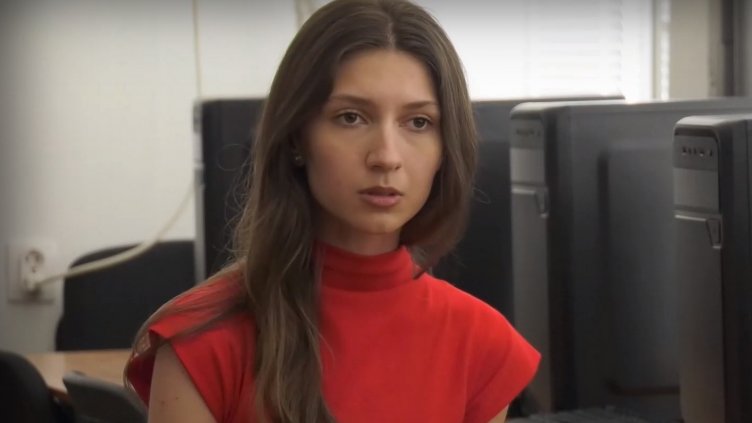 Красавица от Монтана е пълна отличничка (ВИДЕО)