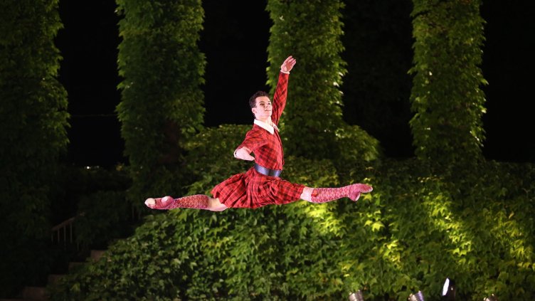 Френският „Фигаро“ отрази отлагането на Балетния конкурс във Варна