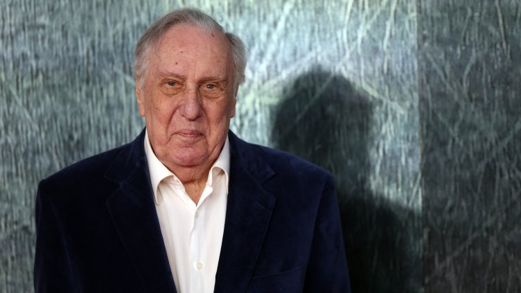 Почина популярният британски писател Фредерик Форсайт