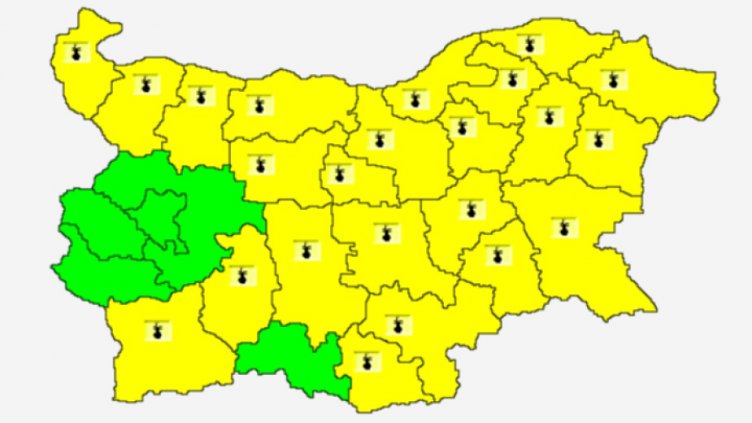 Обявиха жълт код за опасни жеги в почти цялата страна