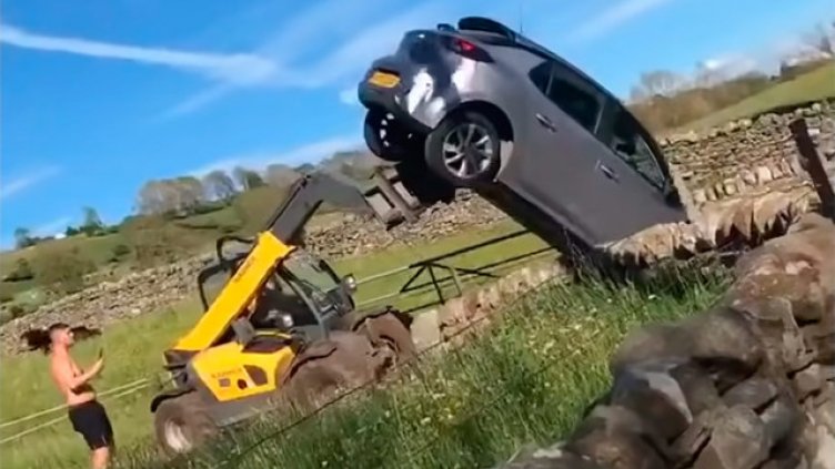 Бесен фермер "наниза" с мотокара си Опел, паркиран на земята му ВИДЕО