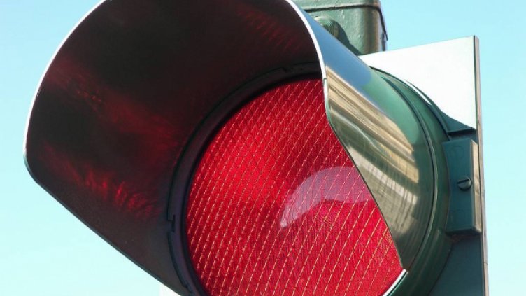 66-годишен мина на червено и блъсна пешеходка на варненско кръстовище