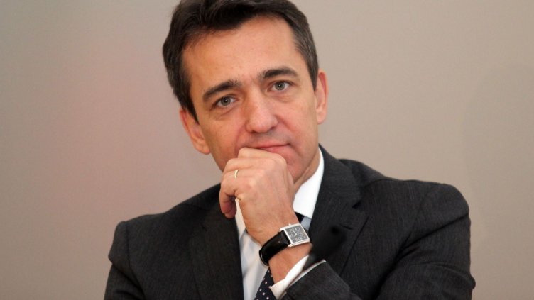 Френският посланик връчва почетни звания на учители