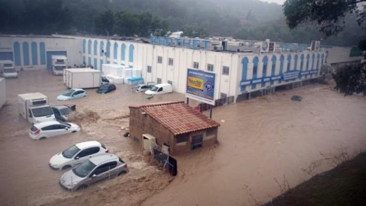 Тежки наводнения в Испания причиниха огромни щети