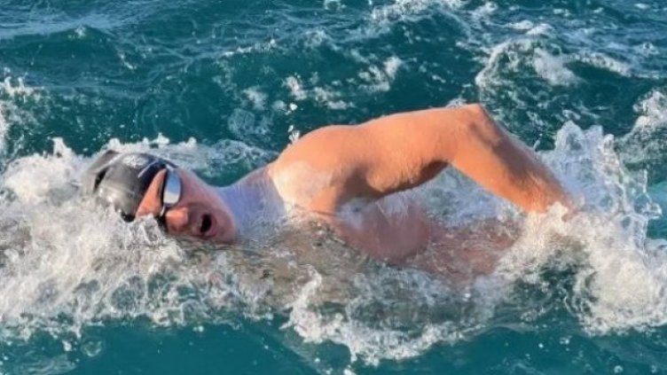 Нов рекорд! Цанко Цанков изплува 120 км в река Дунав за 18 часа