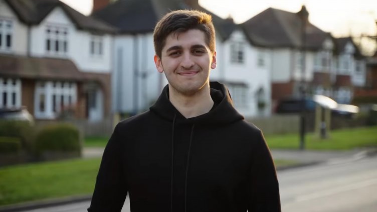 Синът на Стилиян Петров влиза в британската политика при Фараж