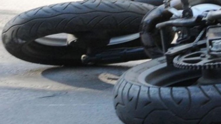 Във Варна мотоциклетист блъсна  работничка от „Чистотата“ на пътя и избяга