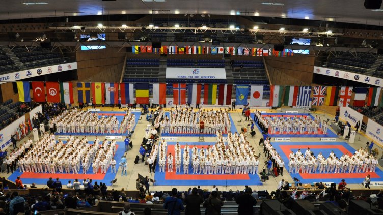 Започнаха първенствата по киокушин във Варна (СНИМКИ)