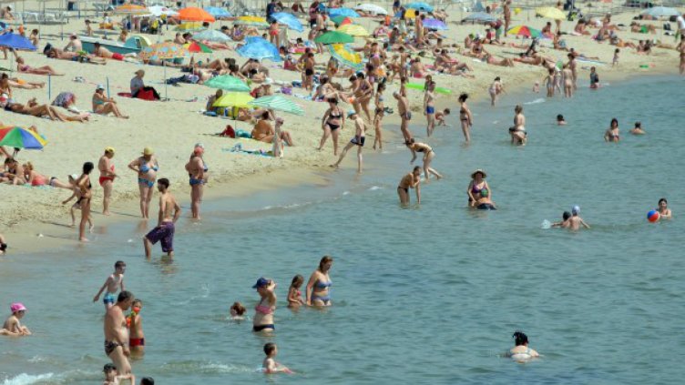 60 сирачета от размирна Украйна на море в Китен