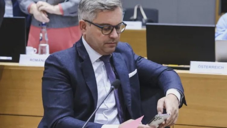 Взеха книжката на финансов министър заради превишена скорост