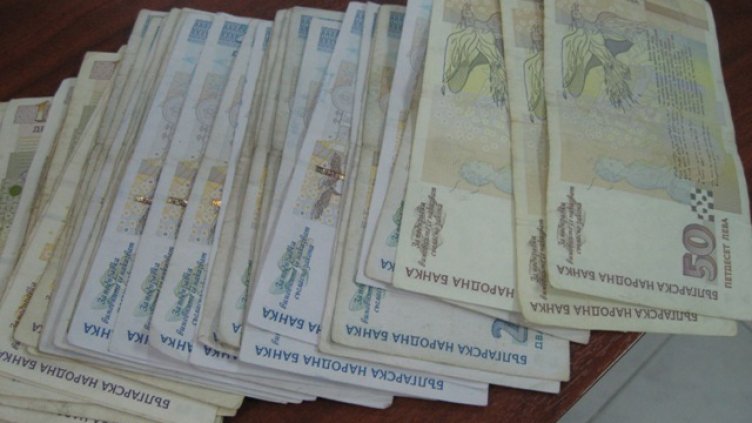 Съдят адвокатка от Варна, присвоила над 15 000 лв. от клиентка