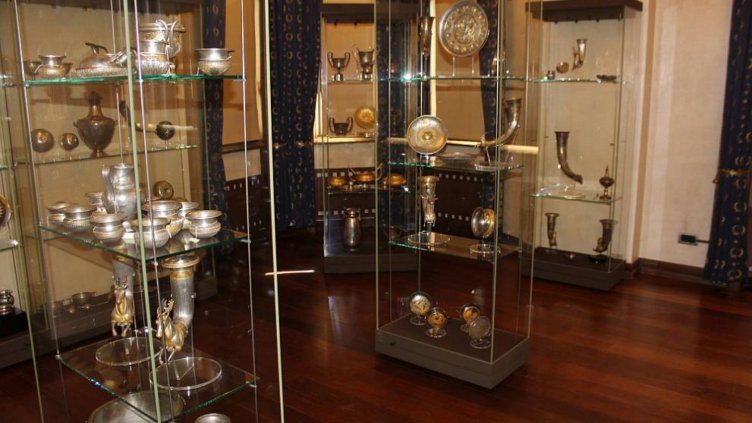 Изземват културните ценности на Васил Божков