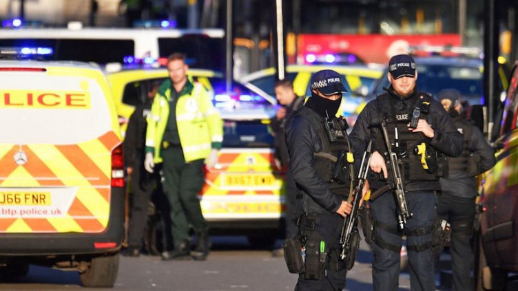 Поредица кървави нападения в Лондон: Един загинал и 10 ранени