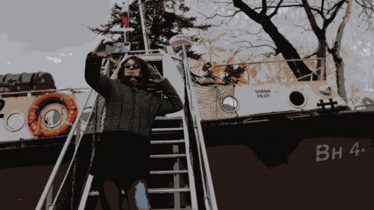 Снимайте се с експонат и спечелете награда