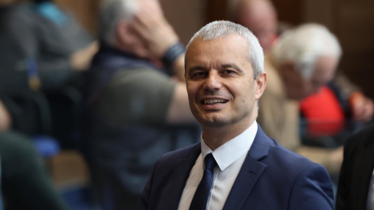 Костадинов: Подкрепяме искането на Радев за референдум за еврото