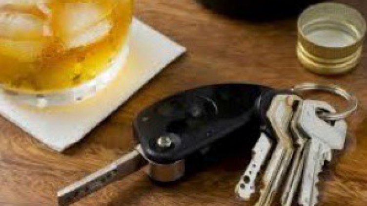 Хванаха 14-годишен да шофира пиян