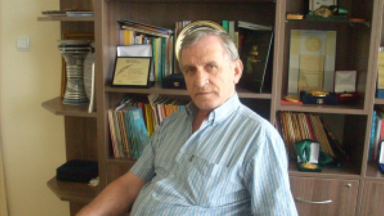 Отличиха със„Златна муза“ за цялостно творчество проф. Петър Ангелов