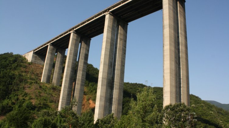 Драмата на "Хемус": Един болт държал шофьора над бездната