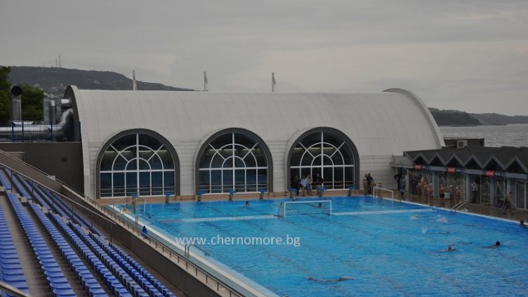 Откриха покрития плувен басейн в комплекс "Приморски" (СНИМКИ)