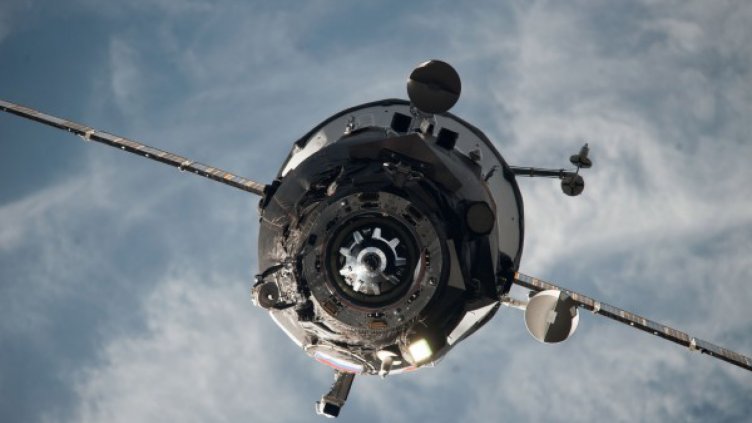 Корабът "Прогрес" може да падне още тази нощ