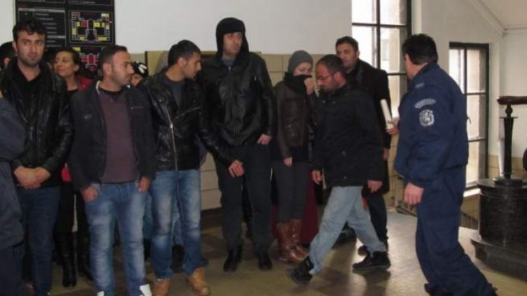 Сирийците, обвинени в тероризъм, били бити от служители на ДАНС