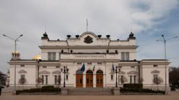 "Атака" поиска в парламента да звучи само българския химн