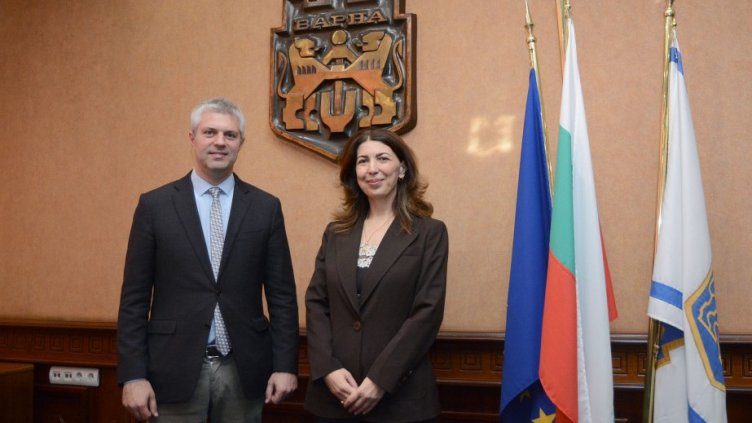 Варна привлича туристи и студенти от Армения