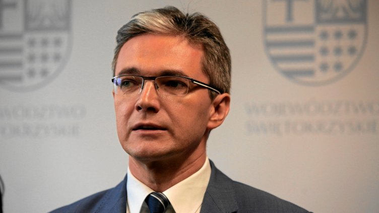 Полякът Адам Ярубас e първият евродепутат с коронавирус