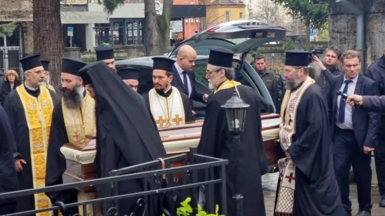 Митрополитите се сбогуват с патриарх Неофит (ВИДЕО)