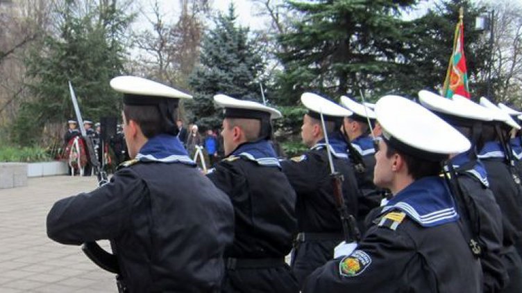 Морското чества в понеделник годишнина на патрона си