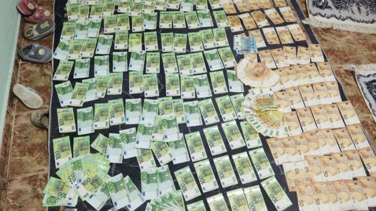 Над 30 000 евро иззети при претърсвания в Добрич при акция "Бяло"