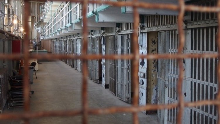 10 години затвор за педофил-изнасилвач