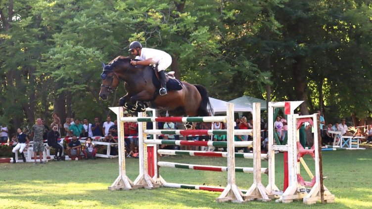 Варна приема XXI републикански турнир по конен спорт за купите на СУ