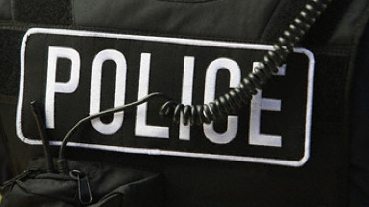 Наркодилър ухапа полицай