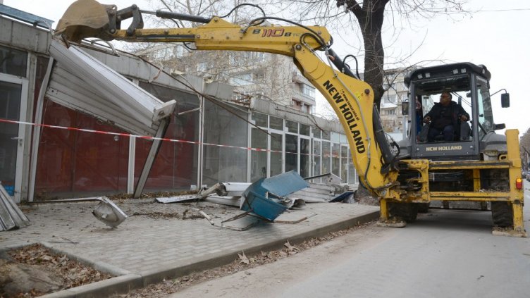 Махат бараки от Колхозния пазар (СНИМКИ)