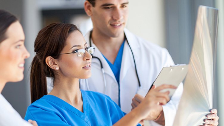 МЗ предлага индивидуални практики за медицинските сестри