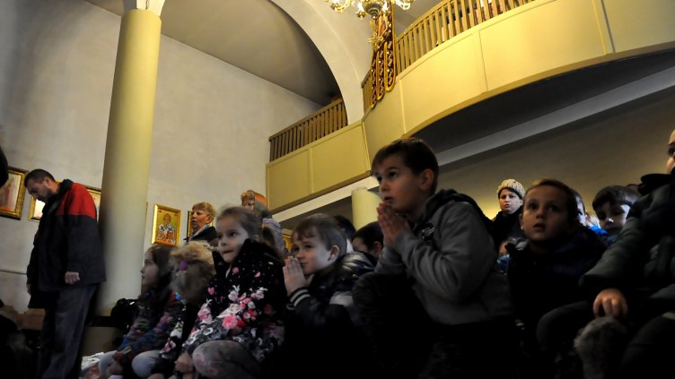 Храмов празник събра миряните в район „Вл. Варненчик“ (СНИМКИ)