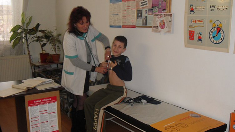 115 здравни кабинета разкриха в училища и детски градини във Варна