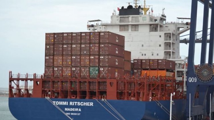 НСИ: Огормен ръст в оборотите при водния и сухопътния транспорт 