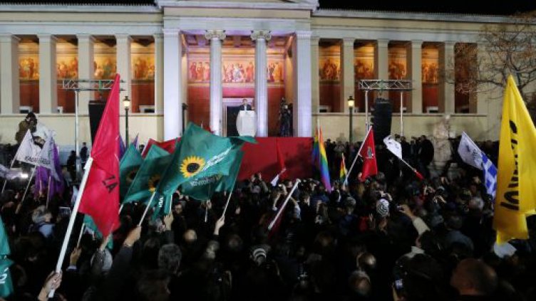 Ципрас увисна между две мразещи се партийки