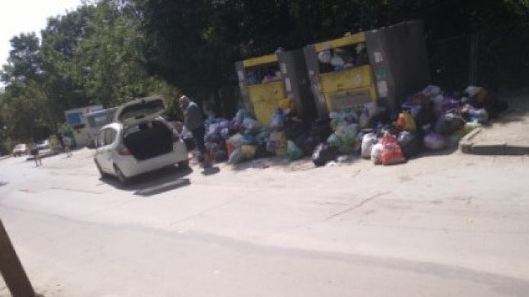 В Манастирски рид се оплакват от сериозен проблем с боклука