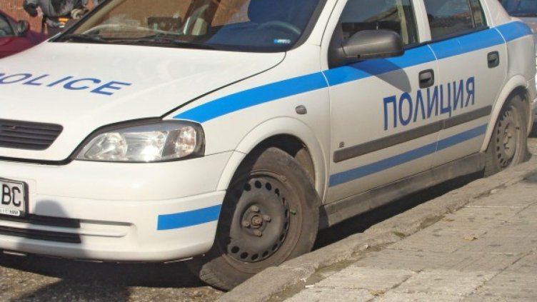 Пияница налетя на полицаи в “Чайка”
