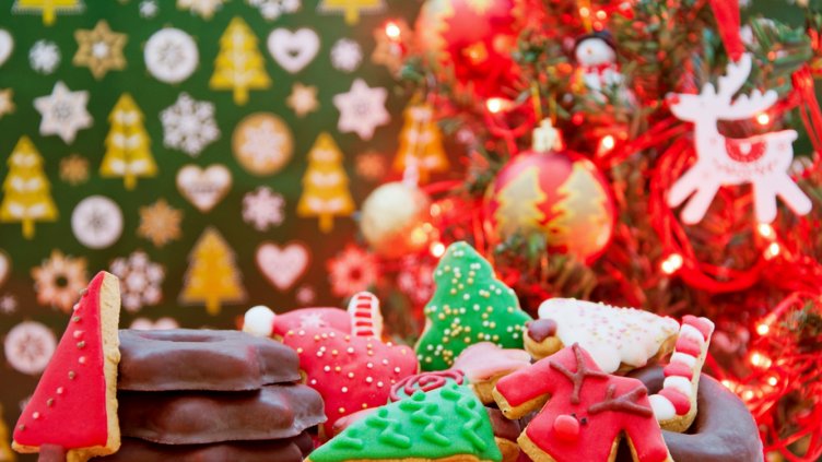 Дариха плодове и лакомства на децата от Клиниката по онкология към УМБАЛ „Св. Марина“